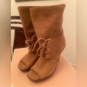 Michael Kors Tan Suede Peep-Toe Ankle Boots
Size 8 pre-owned great condition